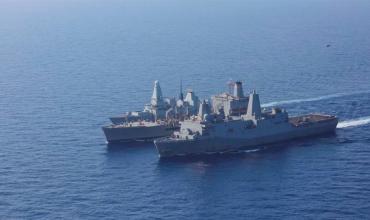Aeronaves militares del régimen de Maduro hostigaron a un buque de la Armada de EEUU