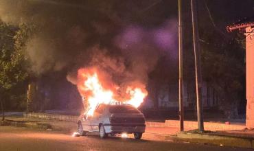 Se incendió un automóvil en el barrio Hospital