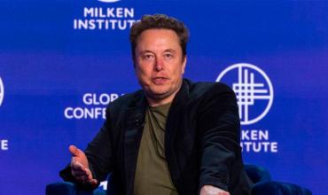 Elon Musk despidió a más de 500 empleados que entrenaban su chatbot Grok