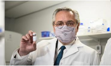 Un jubilado reclama $152 millones a AstraZeneca: una ley de Alberto Fernández protege al laboratorio