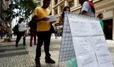 El desempleo en Brasil disminuyó a su nivel más bajo desde 2012