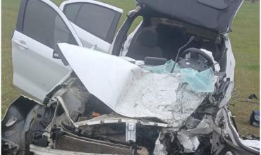 Accidente trágico en la Ruta 11: murió un médico en un choque frontal entre un auto y una camioneta