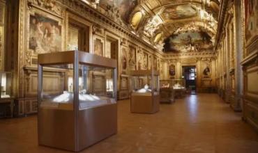 El Museo del Louvre anunció que seguirá cerrado este lunes luego del robo de las joyas de la corona