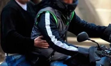 La Rioja: motochorros le arrebataron el bolso a una mujer de 86 años