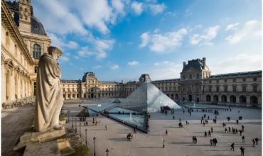 Quiénes son las "Panteras Rosas", la banda que habría cometido el robo en el Museo Louvre