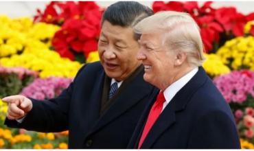 Donald Trump anunció que viajará a China en 2026 y amenazó con aranceles del 100% si no logra un acuerdo