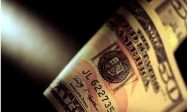 El dólar bajó 10 pesos y el Tesoro de EEUU volvió a vender en el mercado sobre el final de la jornada