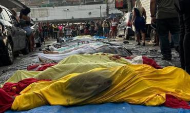 Civiles trasladaron más de 50 cadáveres a una plaza de Río de Janeiro: los hallaron en una zona boscosa