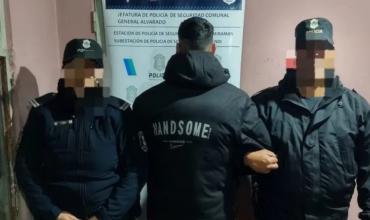 Miramar: compraron una moto con billetes falsos, pero se olvidaron el celular y los detuvieron