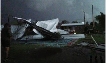 Granizo y techos volados: las impactantes imágenes de Bolívar luego de la tormenta