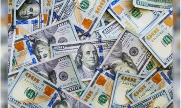 El dólar blue cierra a la baja tras subir 40 pesos la semana pasada