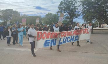 Trabajadores del Hospital de Fátima se movilizaron hasta la UNLaR 