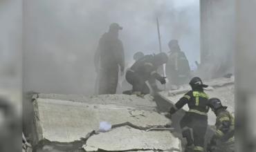 Un ataque ucraniano contra un bloque de apartamentos causó 15 muertos, según Rusia