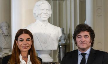 Milei inauguró un busto de Carlos Menem en la Casa Rosada: “Aunque les duela, fue el mejor presidente de la historia”